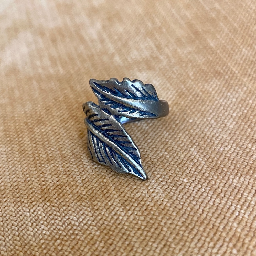 Leaf Ring - Picture 2 of 5